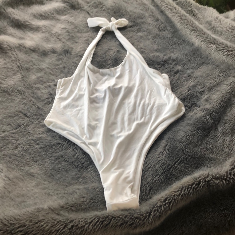 PRETTYLITTLETHINGS One piece new Swim suit